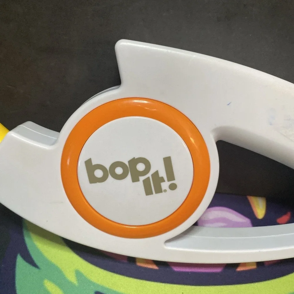 Hasbro Bop It! Handheld Electronic Game White Orange Yellow Blue TESTED B2